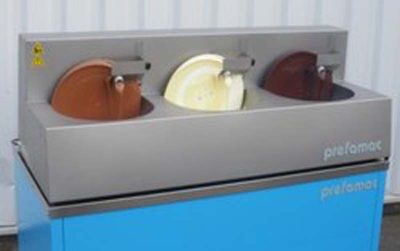 Chocolate tempering machine for different chocolates