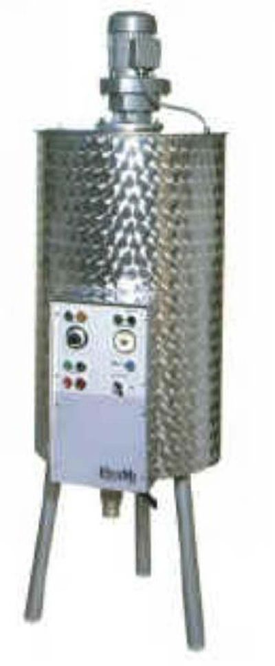 Chocolate tempering machine for large batches
